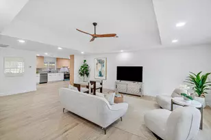 718 SW 27th Pl, Boynton Beach, FL 33435 - Photo 2