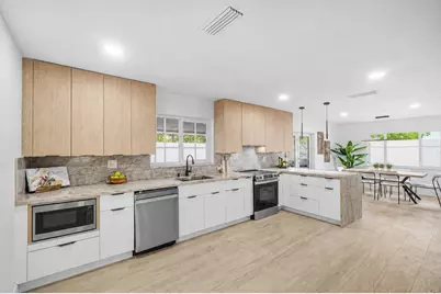 718 SW 27th Place, Boynton Beach, FL 33435 - Photo 4