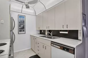 3090 Wolverton E, Boca Raton, FL 33434 - Photo 12
