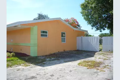 2162 NW 28th Street, Oakland Park, FL 33311 - Photo 4