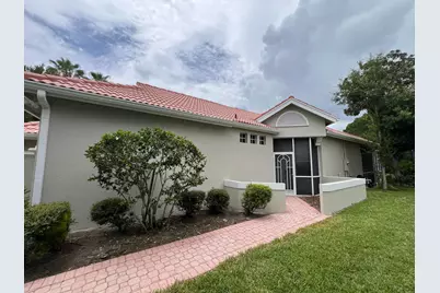 557 SW New Castle Cove, Port Saint Lucie, FL 34986 - Photo 2