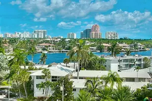 2555 NE 11th St, Fort Lauderdale, FL 33304 - Photo 2