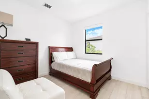 20682 NE 2nd Ct, Miami, FL 33179 - Photo 10