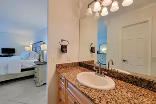 111 Lake Emerald Dr, Oakland Park, FL 33309 - Photo 18