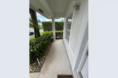 13519 Fountain View Boulevard, Wellington, FL 33414 - Photo 4