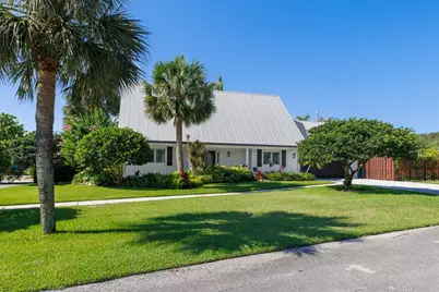 9200 SE Olympus Street, Hobe Sound, FL 33455 - Photo 2