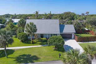 9200 SE Olympus St, Hobe Sound, FL 33455 - Photo 4