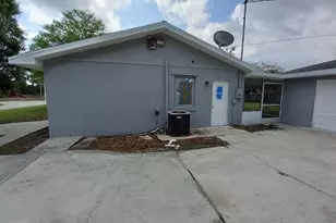 1862 SW Burlington Street SW, Port Saint Lucie, FL 34984 - Photo 4