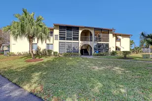 337 Pine Ridge Cir, Greenacres, FL 33463 - Photo 4
