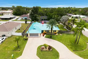1781 SE Fallon Dr, Port Saint Lucie, FL 34983 - Photo 2