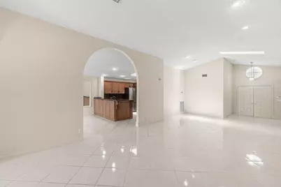 9763 Harbour Lake Circle S, Boynton Beach, FL 33437 - Photo 6