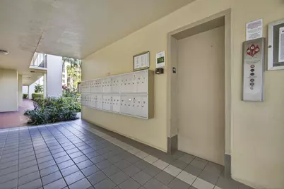3590 Via Poinciana #202, Lake Worth, FL 33467 - Photo 2