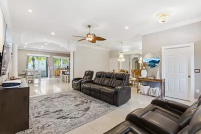 2570 SE 4th Place, Homestead, FL 33033 - Photo 8