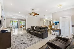 2570 SE 4th Pl, Homestead, FL 33033 - Photo 8