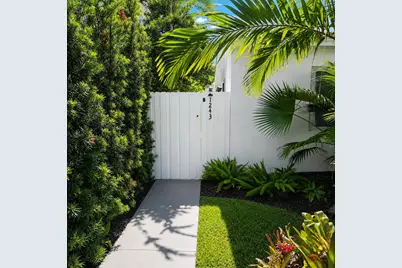 1243 NE 12th Avenue #A-b, Fort Lauderdale, FL 33304 - Photo 2
