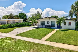 917 W Drew St, Lantana, FL 33462 - Photo 2