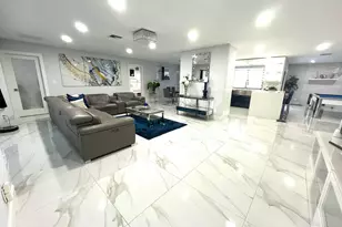 625 W Tropical Way, Plantation, FL 33317 - Photo 2