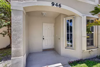 946 Summit Lake Drive, West Palm Beach, FL 33406 - Photo 2