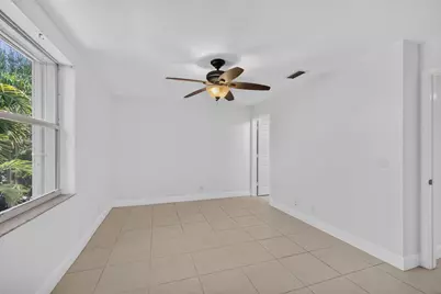 946 Summit Lake Drive, West Palm Beach, FL 33406 - Photo 18