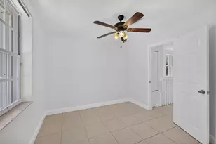 946 Summit Lake Dr, West Palm Beach, FL 33406 - Photo 24