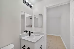 946 Summit Lake Dr, West Palm Beach, FL 33406 - Photo 20
