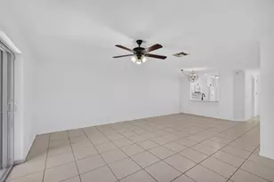 946 Summit Lake Dr, West Palm Beach, FL 33406 - Photo 12