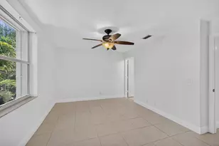 946 Summit Lake Dr, West Palm Beach, FL 33406 - Photo 18
