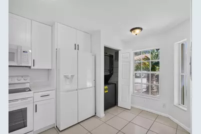 946 Summit Lake Drive, West Palm Beach, FL 33406 - Photo 8