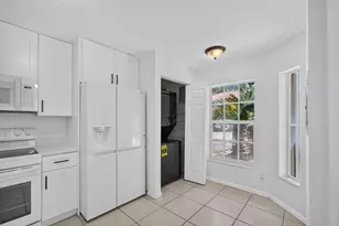 946 Summit Lake Dr, West Palm Beach, FL 33406 - Photo 8