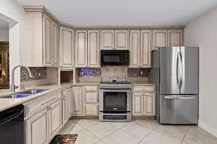 1303 Lakeview E, Royal Palm Beach, FL 33411 - Photo 6