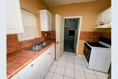 424 NE 72nd Street, Miami, FL 33138 - Photo 4