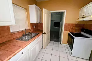 424 NE 72nd St, Miami, FL 33138 - Photo 4