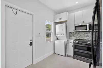 621 NW 3rd Avenue, Pompano Beach, FL 33060 - Photo 2