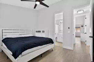 2457 NE 14th St, Pompano Beach, FL 33062 - Photo 16