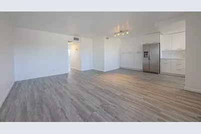 808 SE 7th Street #305, Deerfield Beach, FL 33441 - Photo 4