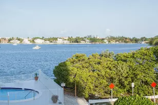 301 Croton Ave, Lantana, FL 33462 - Photo 1