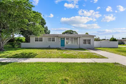 153 Abaco Drive, Palm Springs, FL 33461 - Photo 2