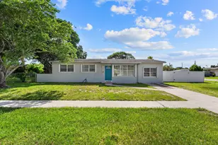 153 Abaco Dr, Palm Springs, FL 33461 - Photo 2
