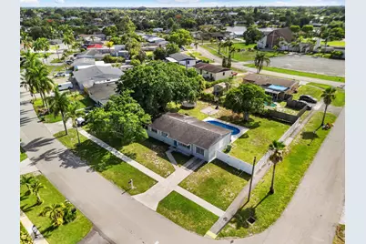 153 Abaco Drive, Palm Springs, FL 33461 - Photo 32