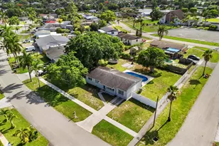 153 Abaco Dr, Palm Springs, FL 33461 - Photo 32