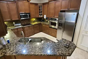 220 NE 69th Cir, Boca Raton, FL 33487 - Photo 4