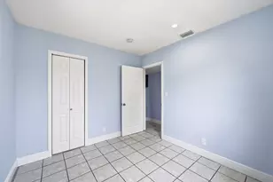 4401 NW 33rd St, Lauderdale Lakes, FL 33319 - Photo 20