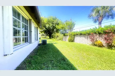 15640 Bottlebrush Circle, Delray Beach, FL 33484 - Photo 16