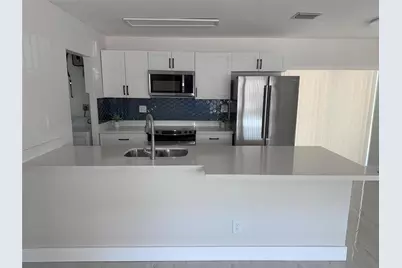 10 SW 5th Court, Deerfield Beach, FL 33441 - Photo 2