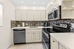205 Flanders E, Delray Beach, FL 33484 - Photo 6