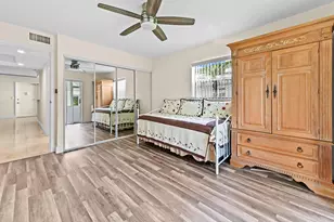 205 Flanders E, Delray Beach, FL 33484 - Photo 18