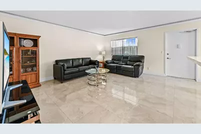 205 Flanders E, Delray Beach, FL 33484 - Photo 10