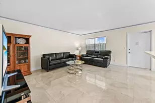 205 Flanders E, Delray Beach, FL 33484 - Photo 10
