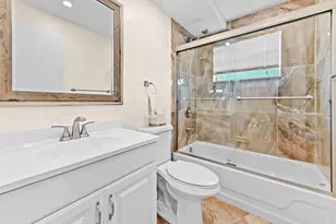 205 Flanders E, Delray Beach, FL 33484 - Photo 16