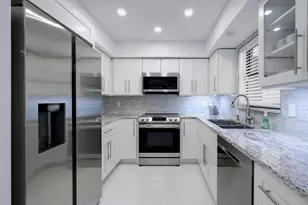 11335 12 Oaks Way, North Palm Beach, FL 33408 - Photo 4